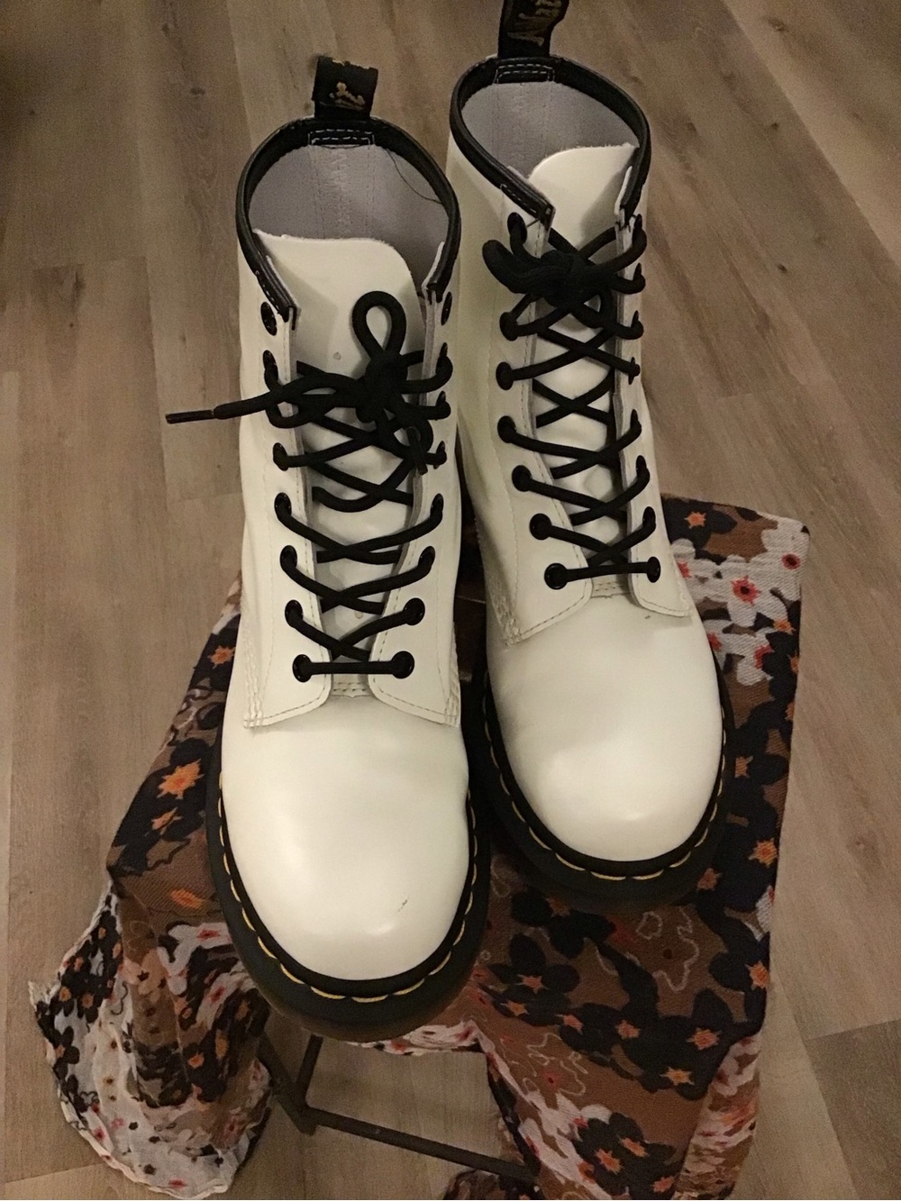 Dr. Martens 1460 White Smooth Leather Boots | Size 9 | Like New / EUC - Picture 7 of 13